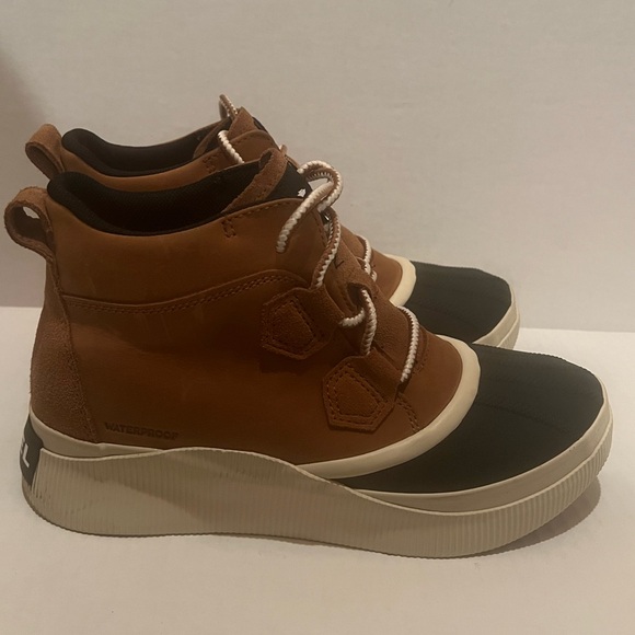 COPY - Sorel Women’s Waterproof Boots Size 8.5 - Picture 2 of 6